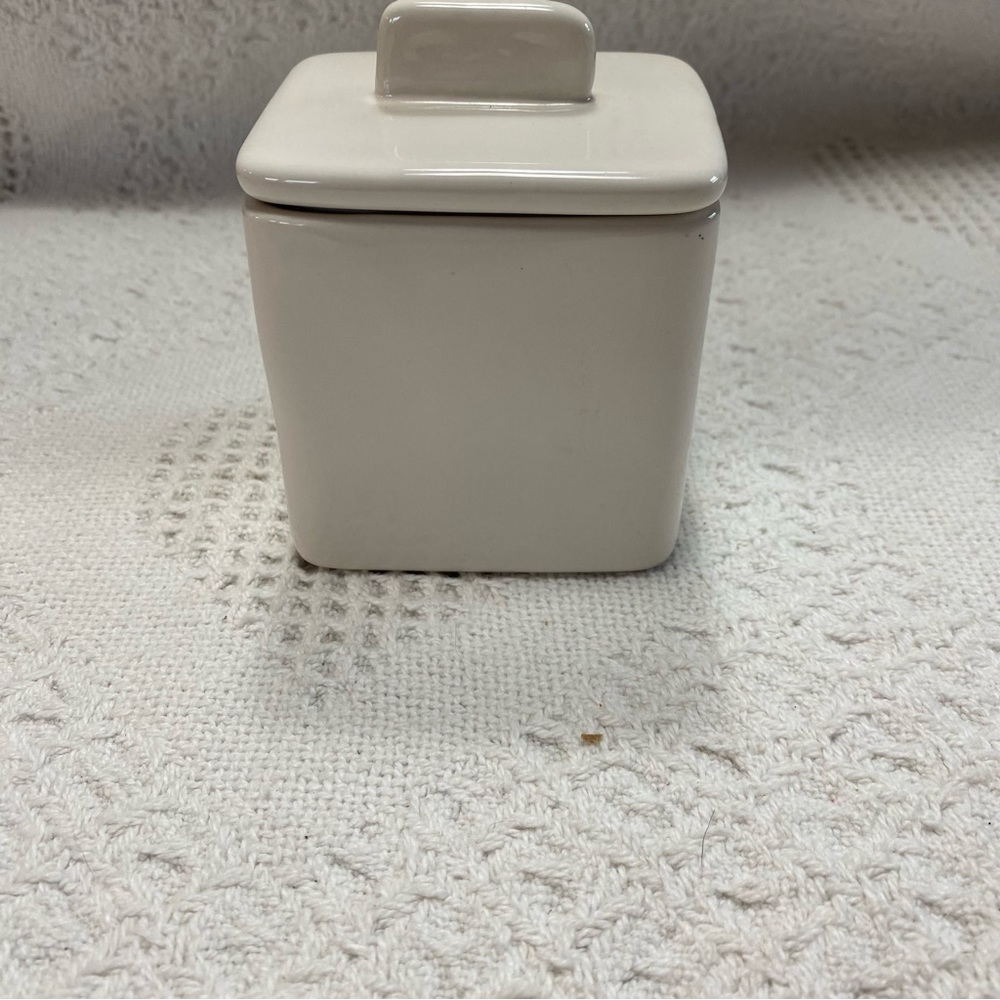 Rae Dunn Sugar Container - Picture 5 of 8